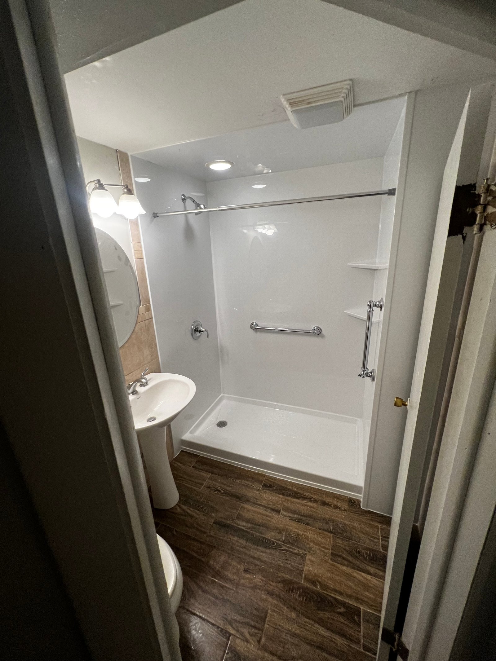 Bathroom after remodel 9